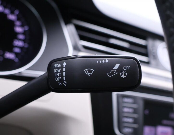 Volkswagen Passat Sedan / Limuzína 2,0 l 110 kw