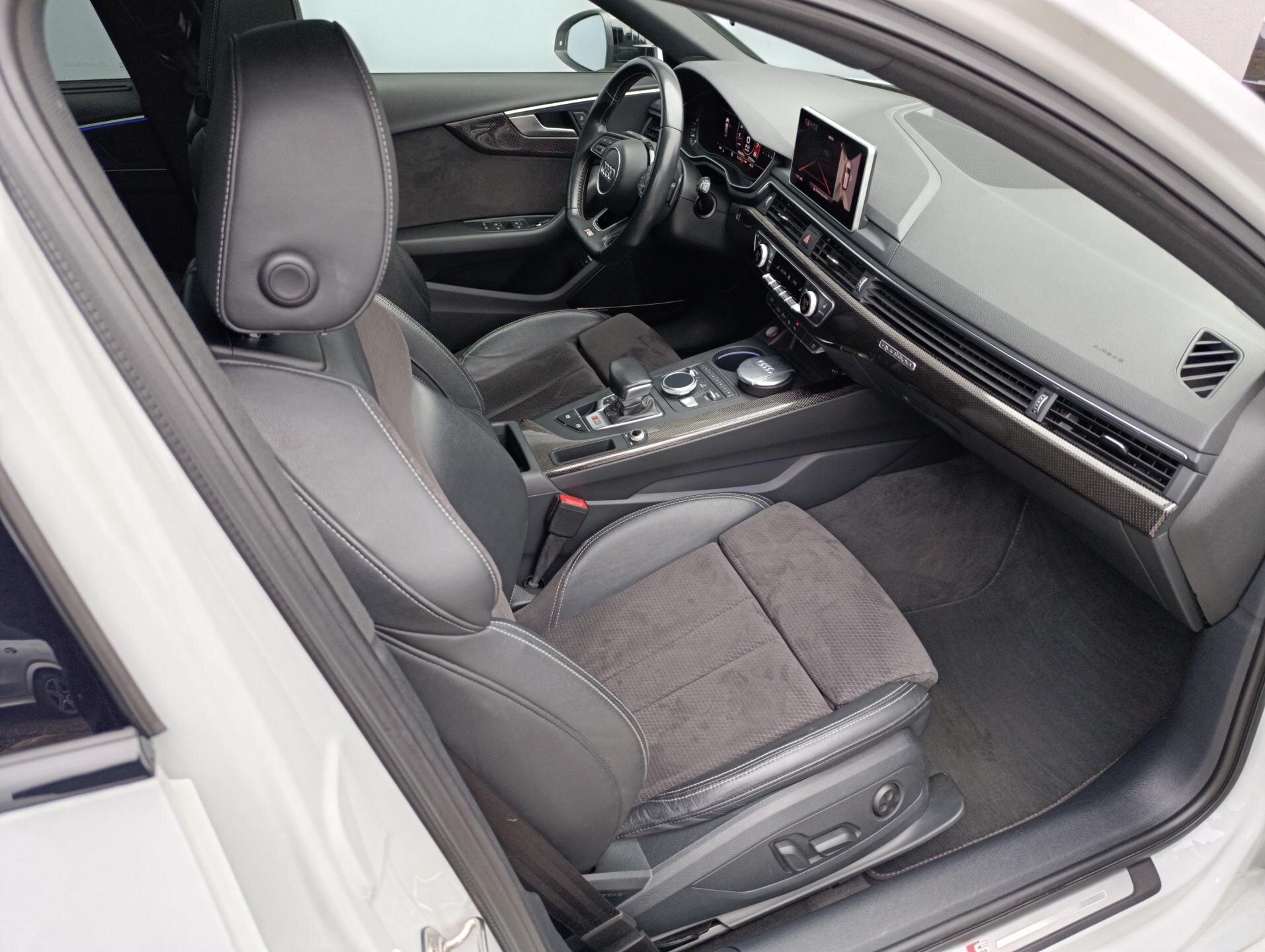 Audi S4 Kombi 3,0 l 260 kw