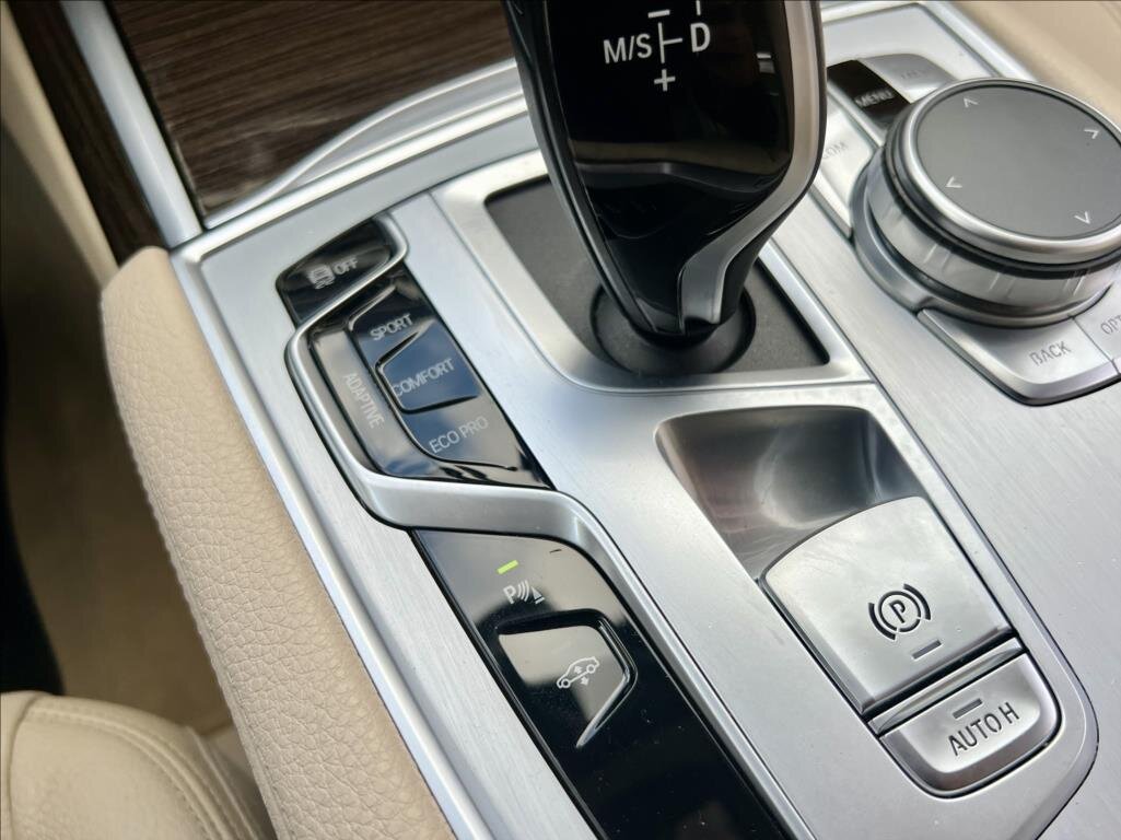 BMW Řada 7 Ostatní 3,0 l 210 kw