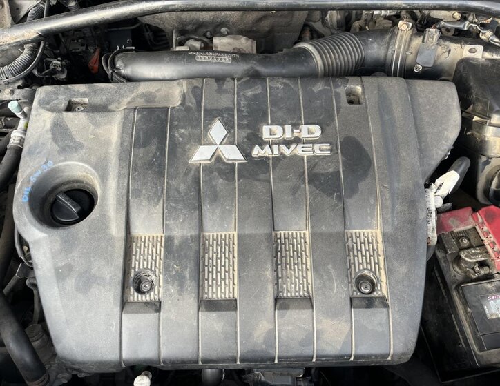 Mitsubishi Outlander 26