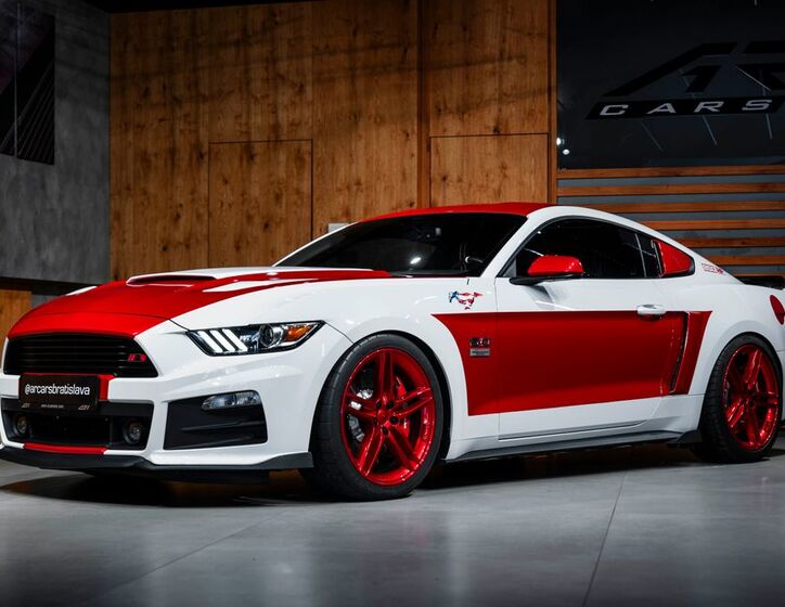 Ford Mustang 1