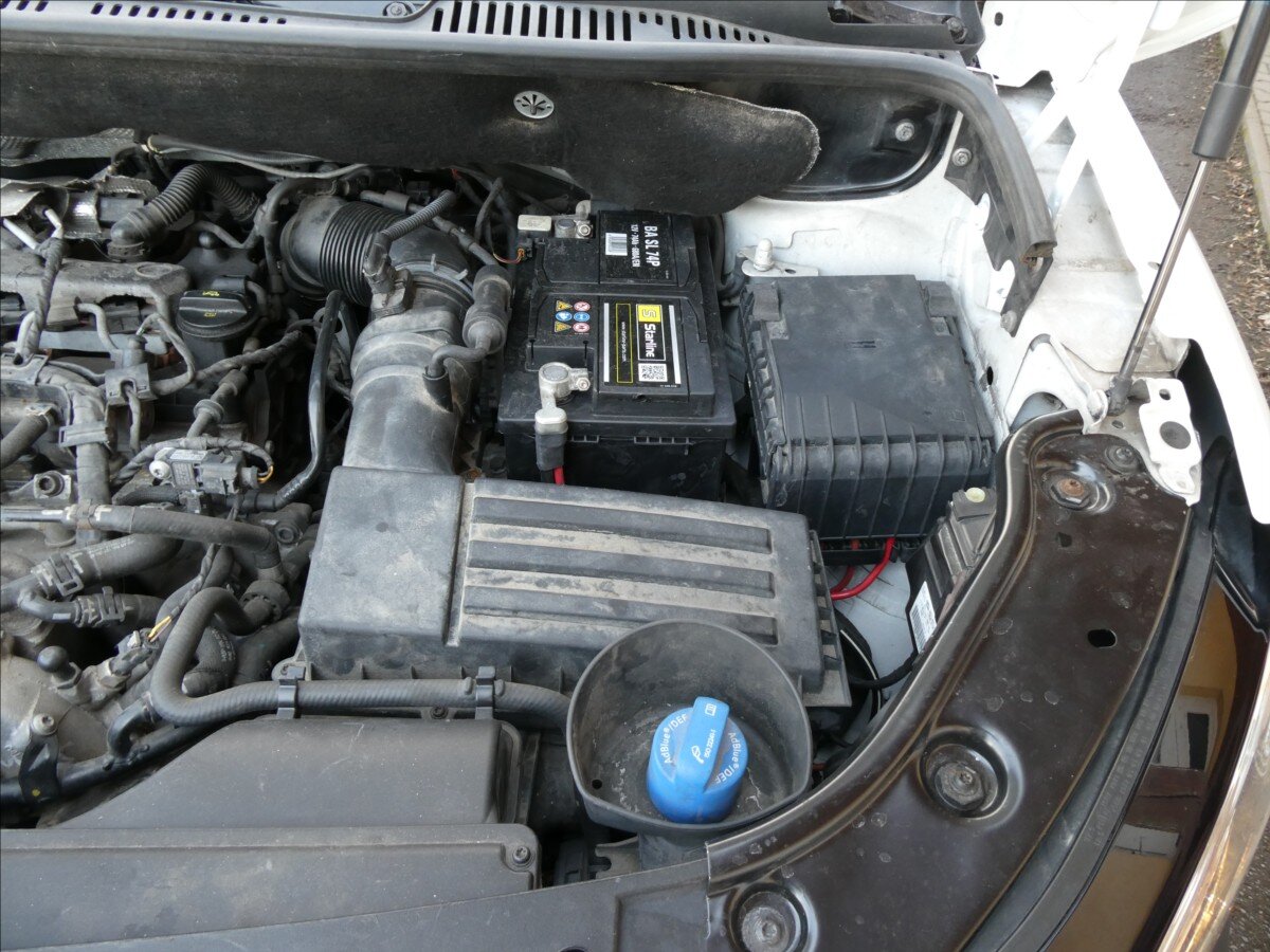 Volkswagen Caddy Skříň 2,0 l 75 kw