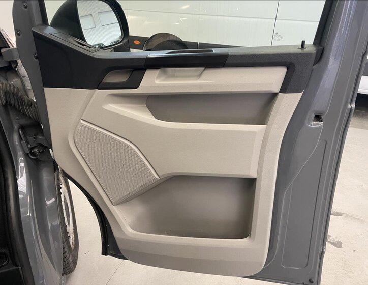 Volkswagen Transporter Kombi 2,0 l 110 kw