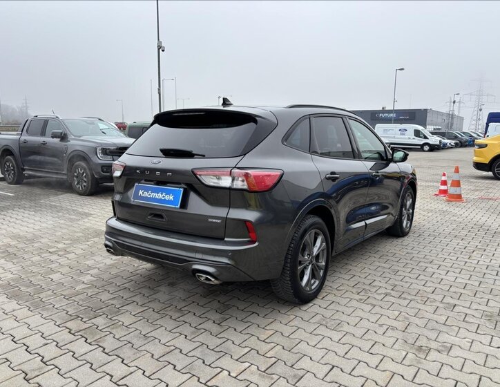 Ford Kuga SUV / Terénní 2,5 l 140 kw