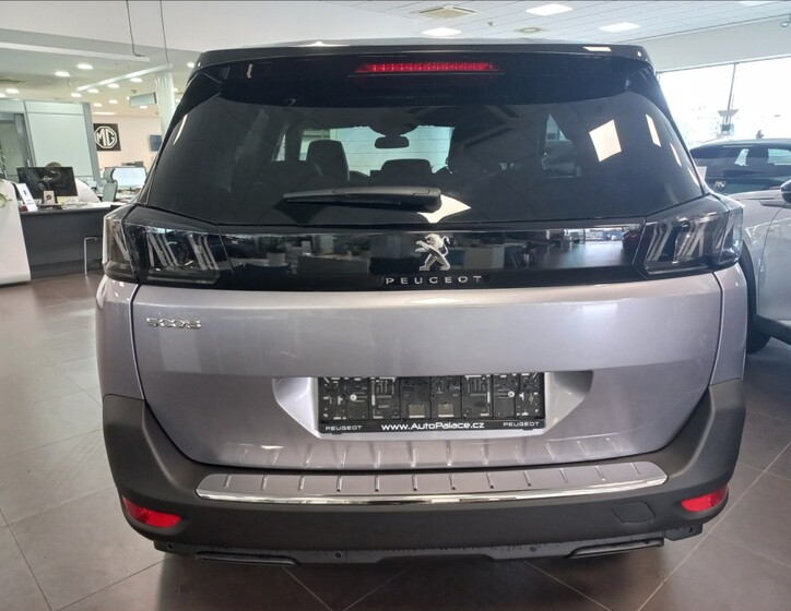 Peugeot 5008 4