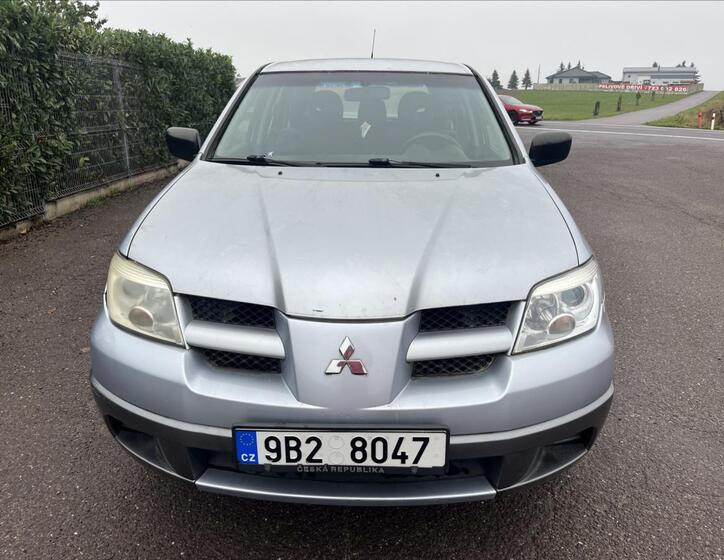 Mitsubishi Outlander 2