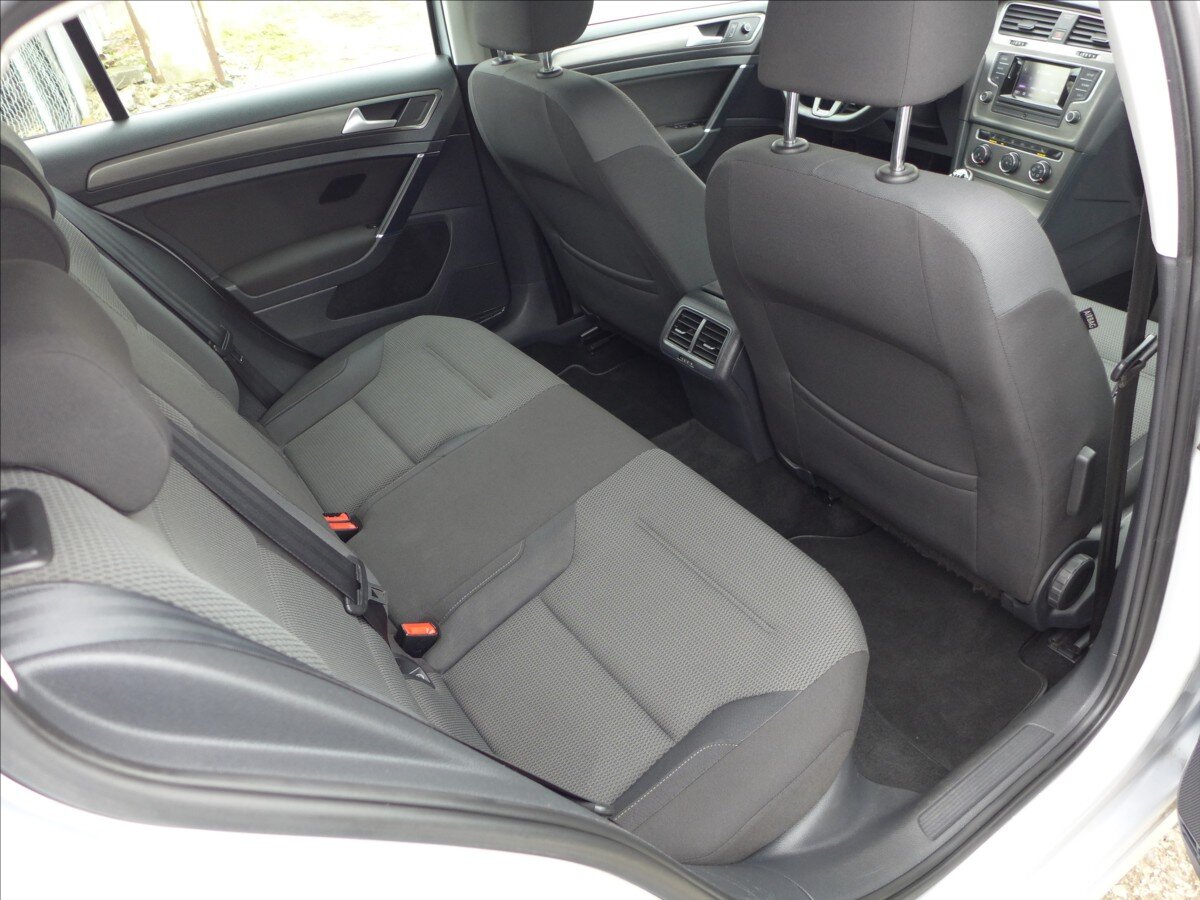 Volkswagen Golf Hatchback 1,2 l 77 kw