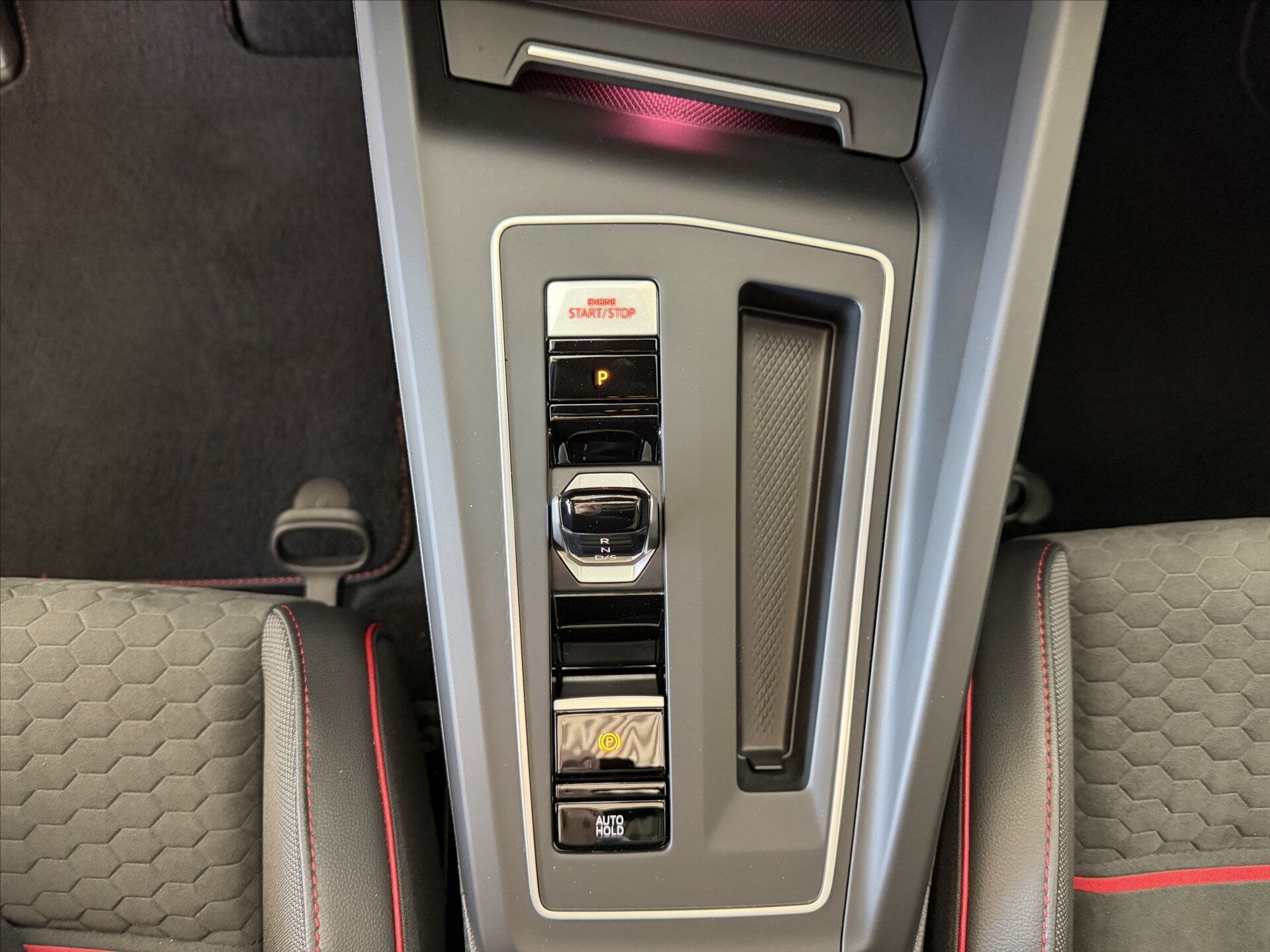 Volkswagen Golf Hatchback 2,0 l 221 kw