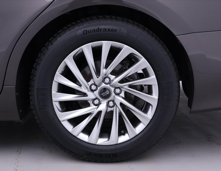 Toyota Camry Sedan 2,5 l 131 kw