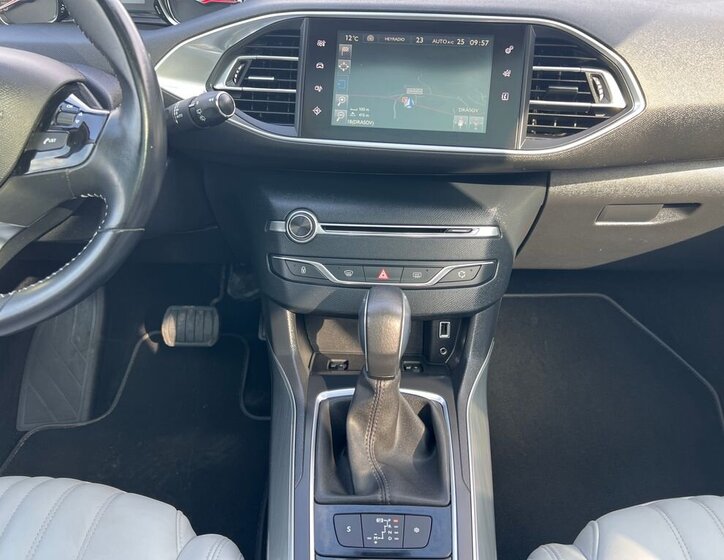 Peugeot 308 Kombi 1,2 l 96 kw