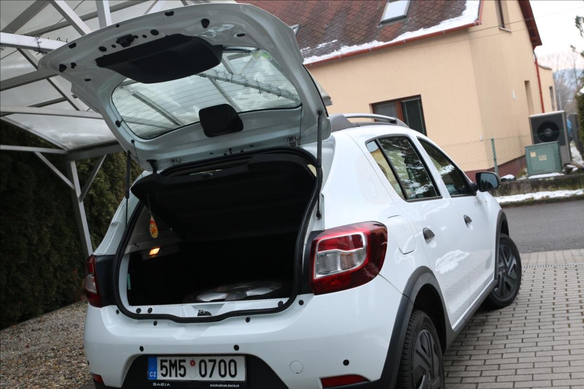 Dacia Sandero Hatchback 898,0 66 kw