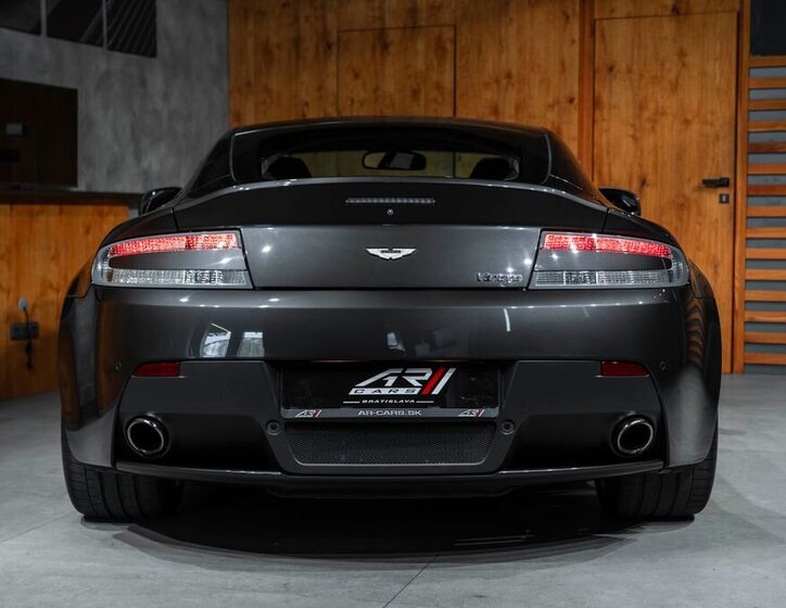 Aston Martin V8 Vantage Kupé 4,7 l 313 kw