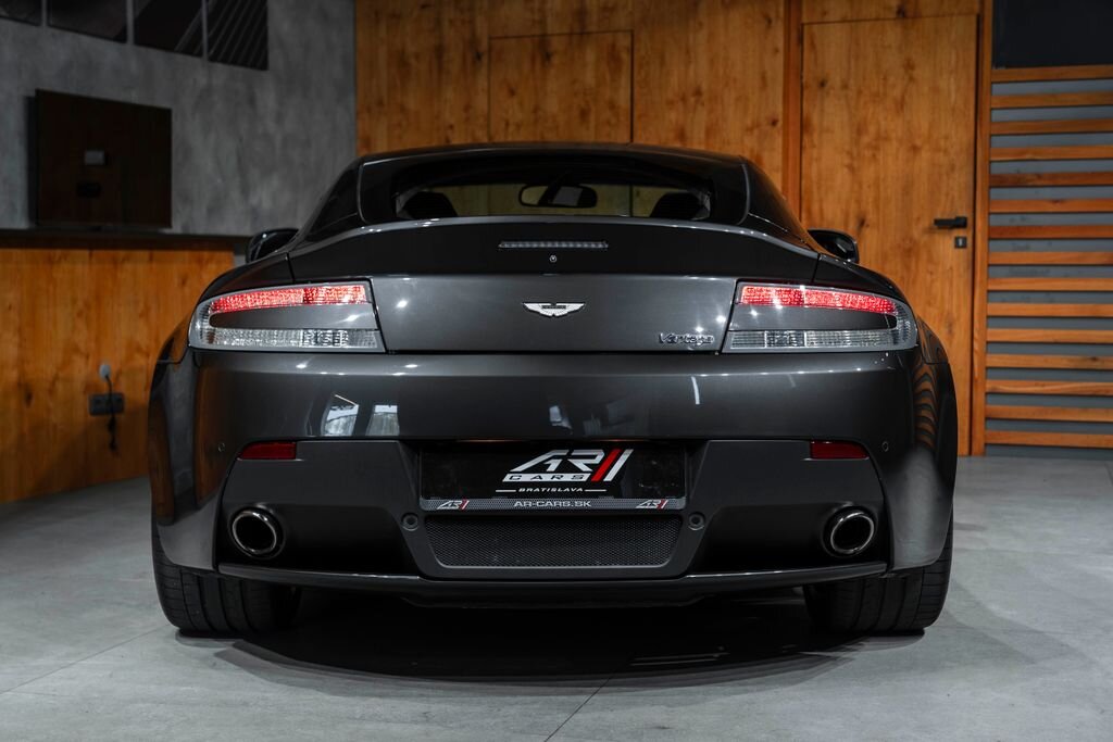 Aston Martin V8 Vantage Kupé 4,7 l 313 kw