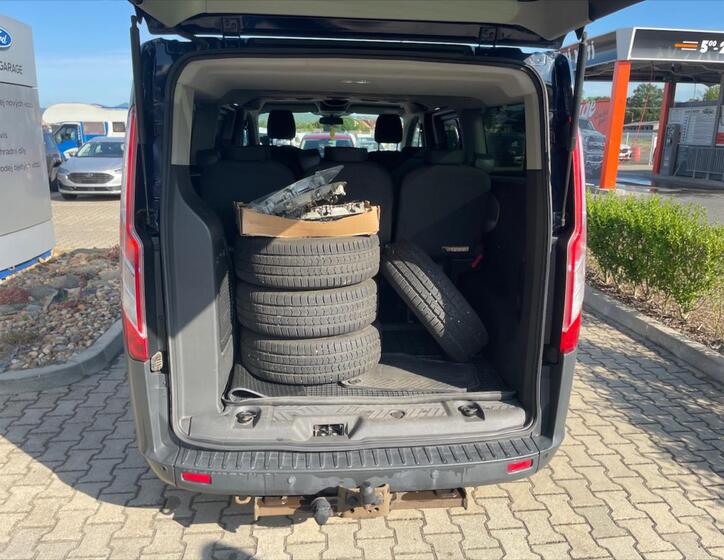 Ford Tourneo Custom 6