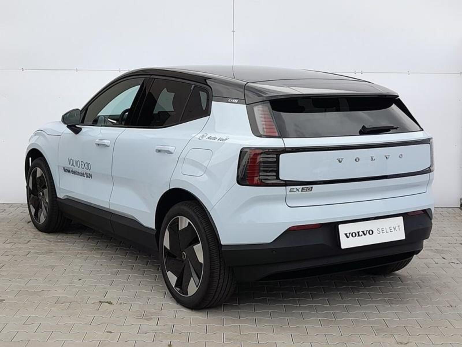 Volvo EX30 3