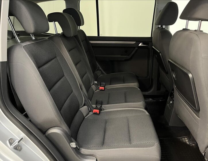 Volkswagen Touran 19