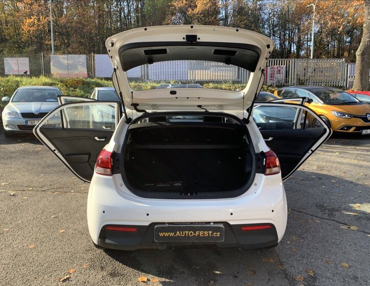 KIA Rio Hatchback 1,2 l 61 kw