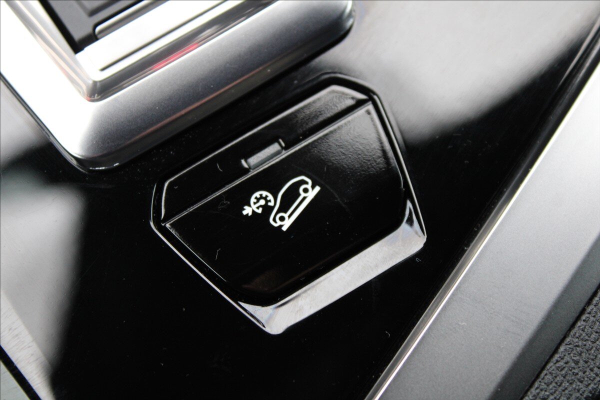 Peugeot 3008 SUV 1,5 l 96 kw