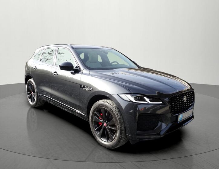 Jaguar F-Pace 6
