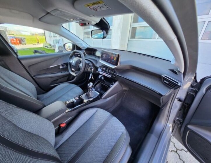 Peugeot 208 Hatchback 1,2 l 74 kw