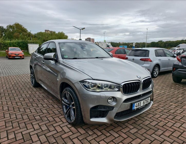BMW X6 SUV 4,4 l 423 kw