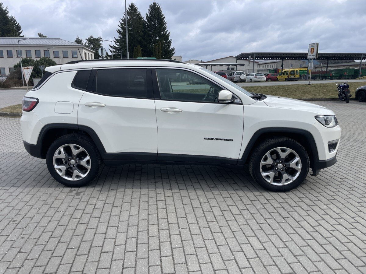 Jeep Compass SUV / Terénní 2,0 l 103 kw