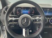 Mercedes-Benz GLA 11