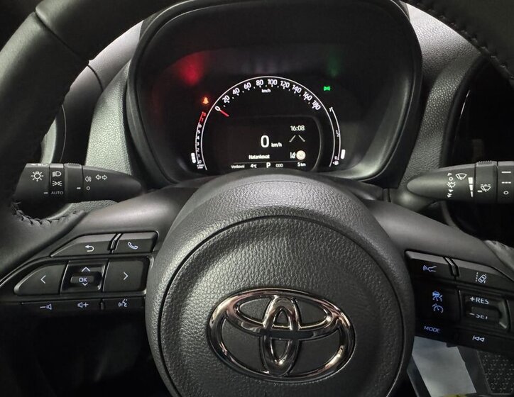 Toyota Aygo Hatchback 998,0 53 kw