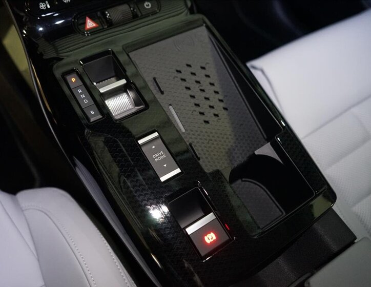 Citroën C5 Aircross SUV / Terénní 1,6 l 143 kw