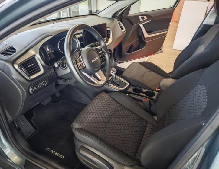 KIA Ceed 8