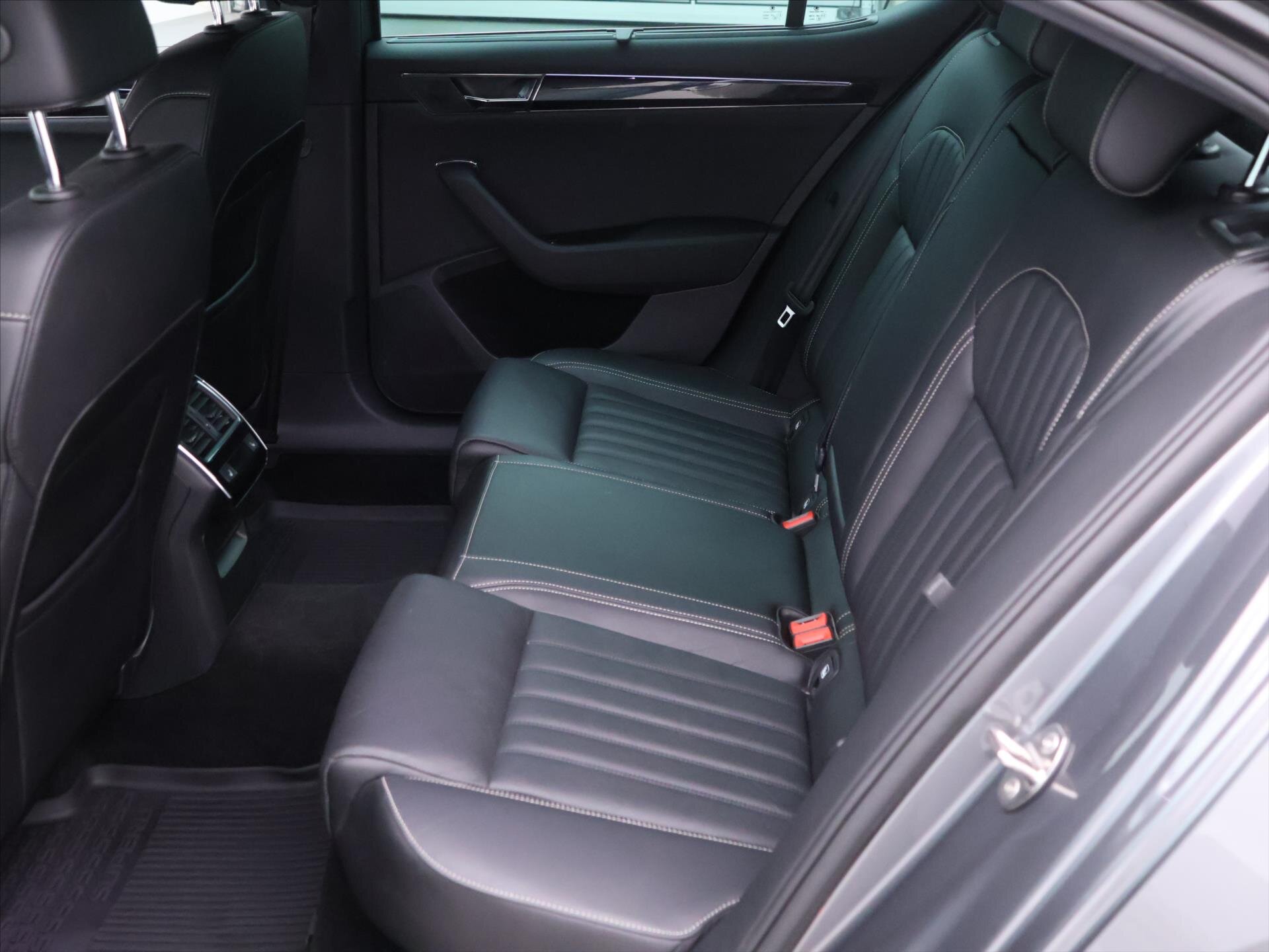 Škoda Superb Sedan / Limuzína 2,0 l 147 kw