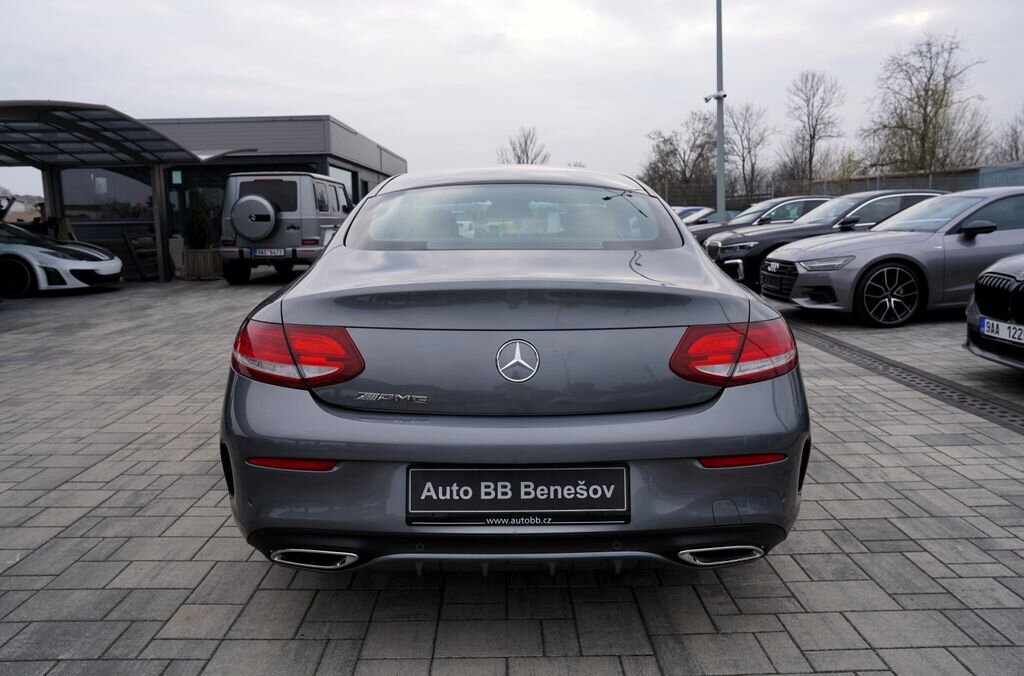 Mercedes-Benz Třídy C Kupé 2,1 l 150 kw