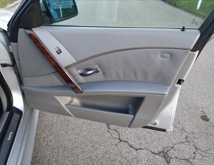 BMW Řada 5 Sedan / Limuzína 3,0 l 170 kw