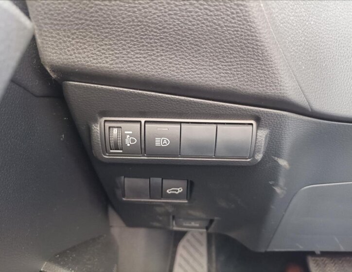 Toyota Corolla Cross SUV / Terénní 2,0 l 112 kw