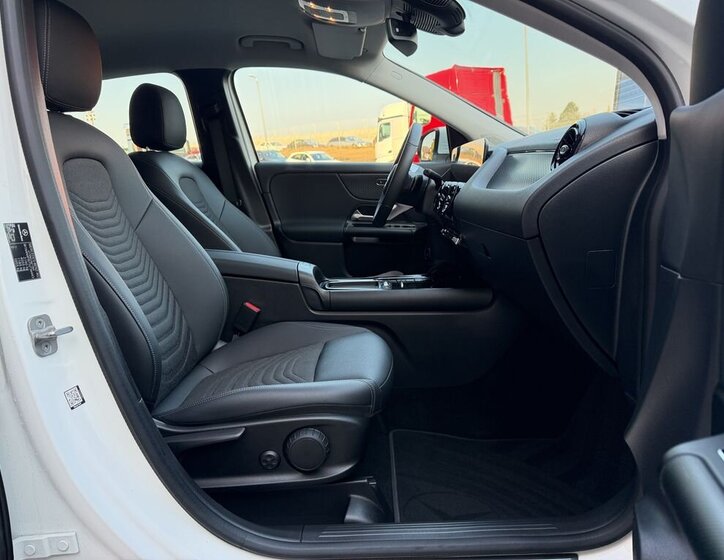 Mercedes-Benz GLA SUV / Terénní 2,0 l 140 kw