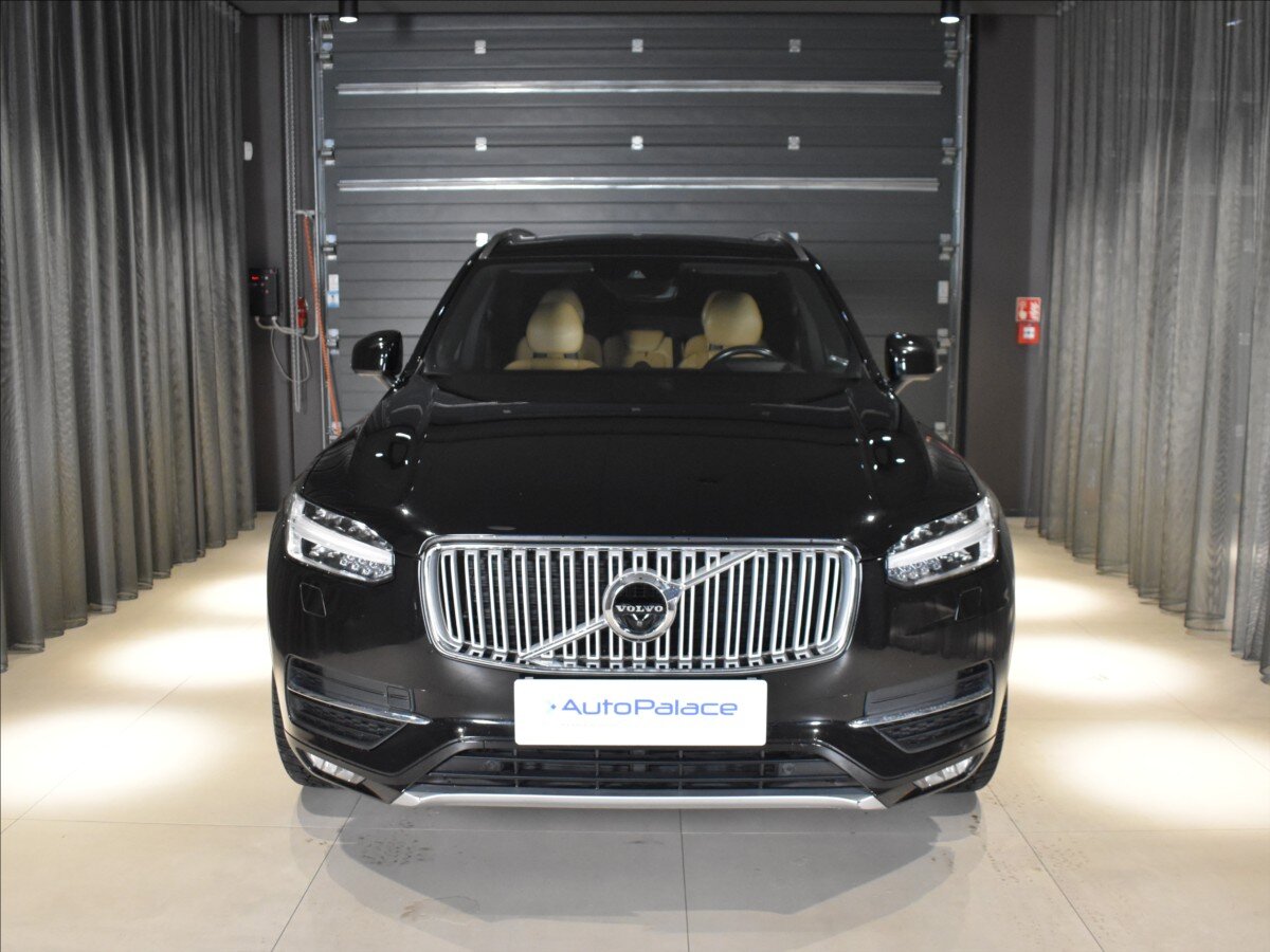 Volvo XC90 SUV 2,0 l 165 kw