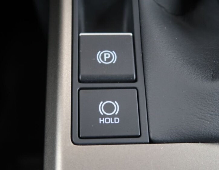 Toyota Land Cruiser SUV / Terénní 2,8 l 151 kw