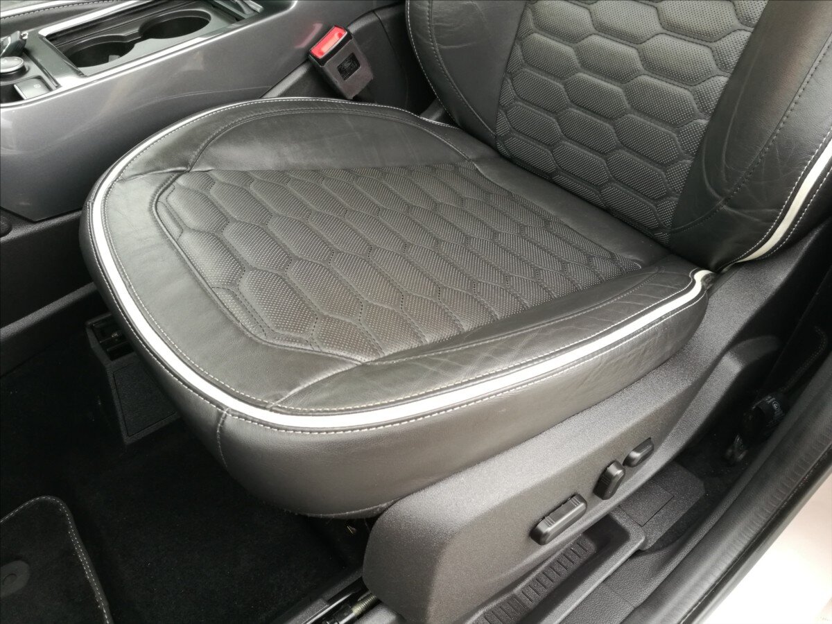 Ford Kuga SUV / Terénní 2,0 l 110 kw