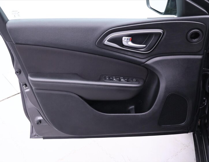 Chrysler 200 Sedan 2,4 l 135 kw