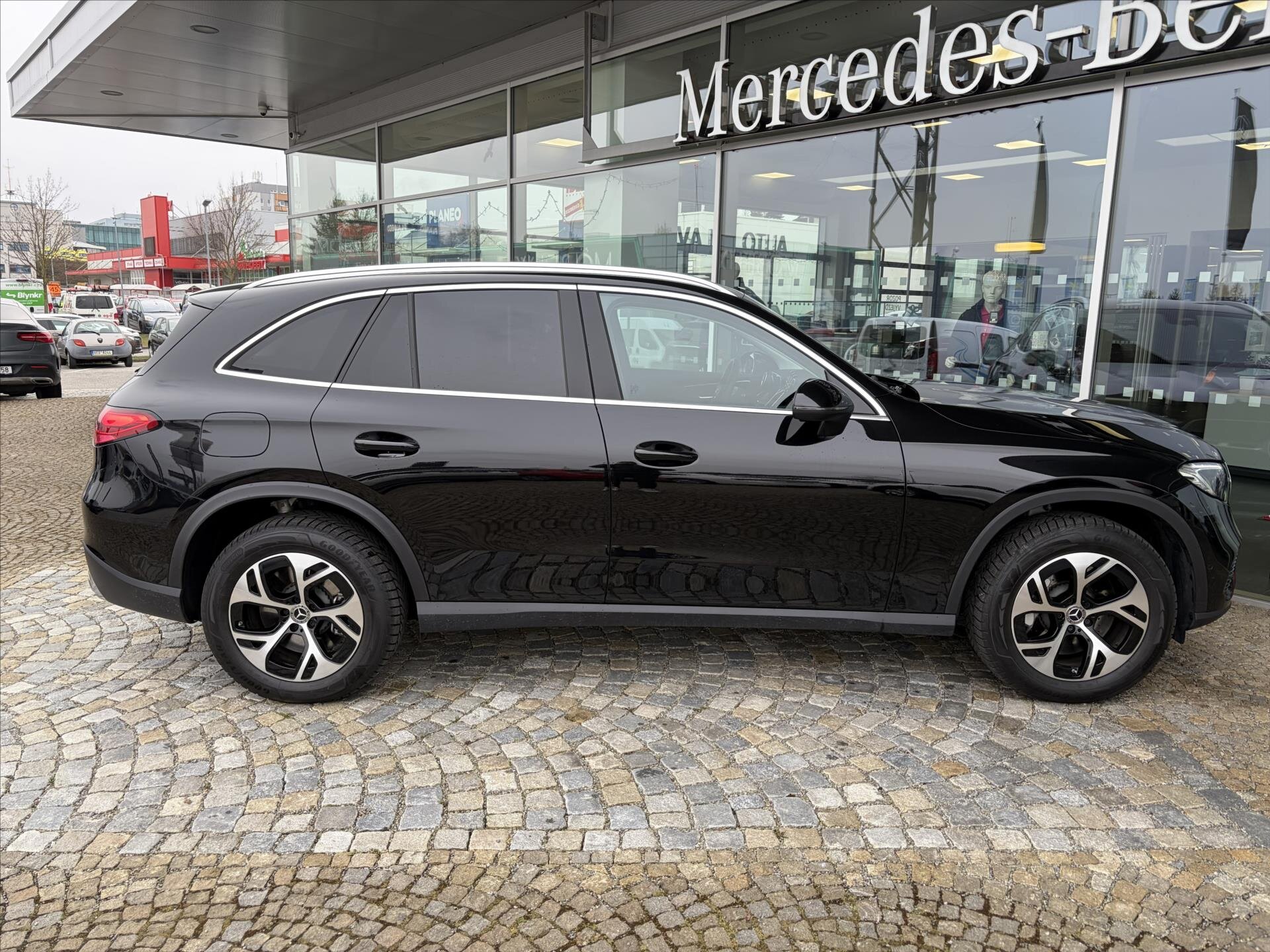 Mercedes-Benz GLC SUV / Terénní 2,0 l 145 kw