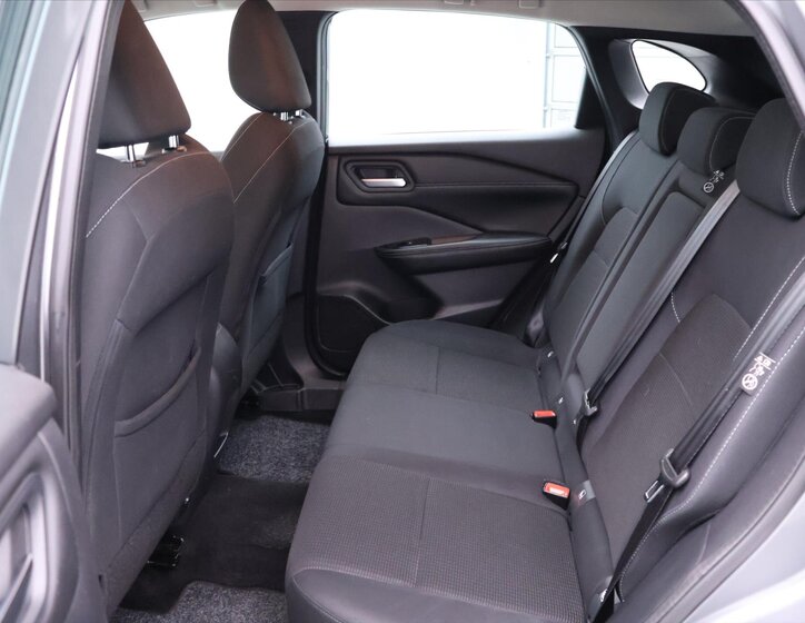 Nissan Qashqai SUV / Terénní 1,3 l 103 kw