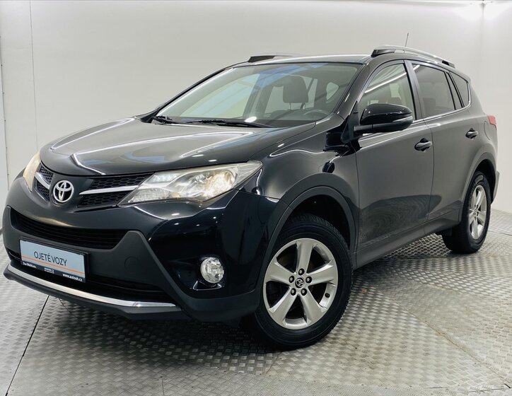 Toyota RAV4 SUV 2,0 l 112 kw