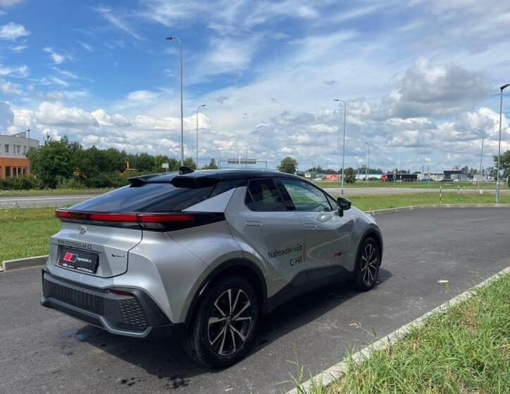Toyota C-HR 11