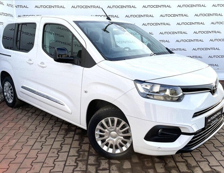 Toyota ProAce City Verso MPV 1,2 l 81 kw