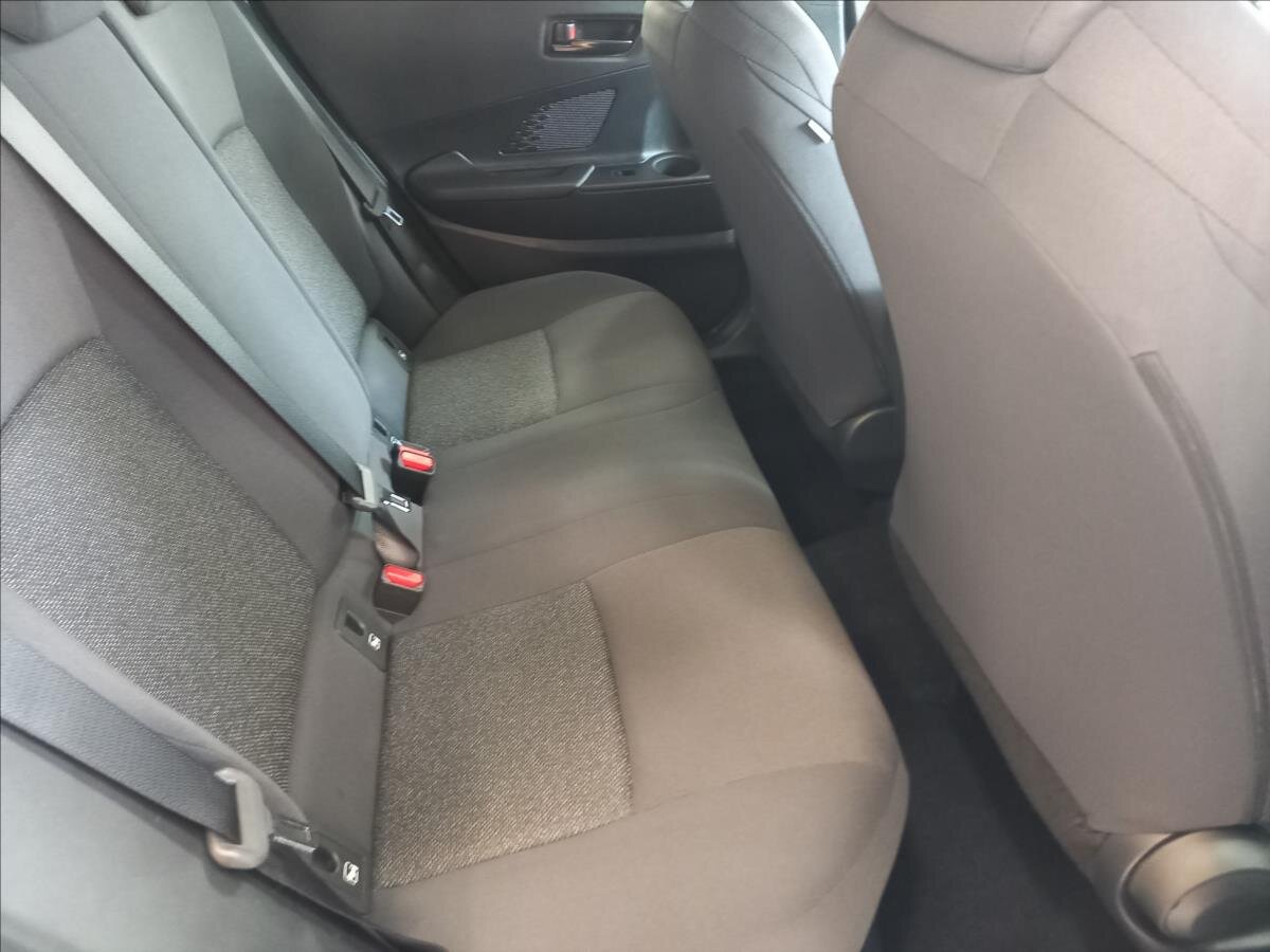 Toyota C-HR SUV 1,8 l 103 kw