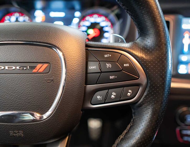 Dodge Charger Sedan / Limuzína 6,4 l 361 kw