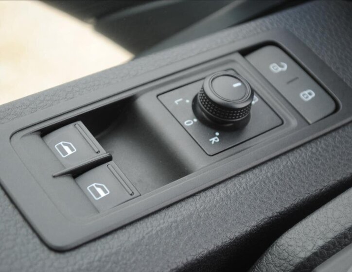 Volkswagen Caravelle 18