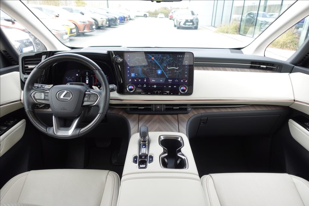 Lexus LM 350h
