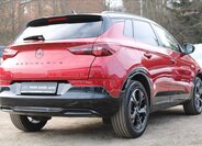 Opel Grandland SUV 1,2 l 96 kw