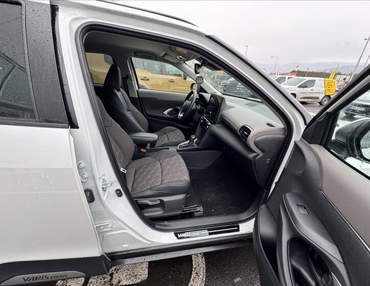 Toyota Yaris Cross SUV 1,5 l 68 kw